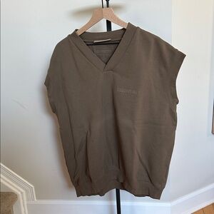 ESSENTIALS Men's Olive Green V-Neck Sleeveless Sweater